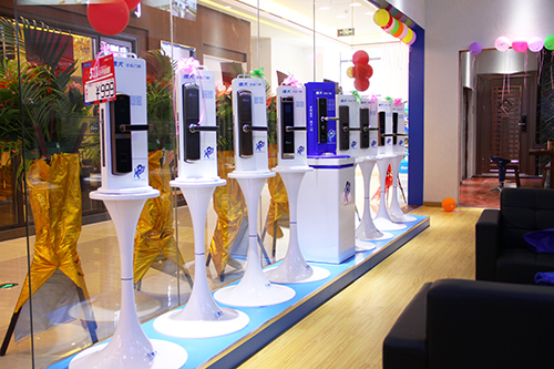 德犬為何吸引眾多加盟者，智能門鎖有哪些日進斗金的秘密？