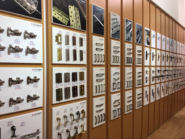 簡約新風尚匯聚于此--記2017北京國際門展首日