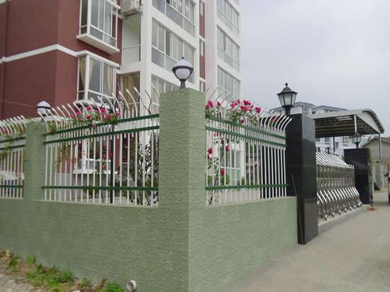 防賊防盜防老王，家庭安全靠德犬