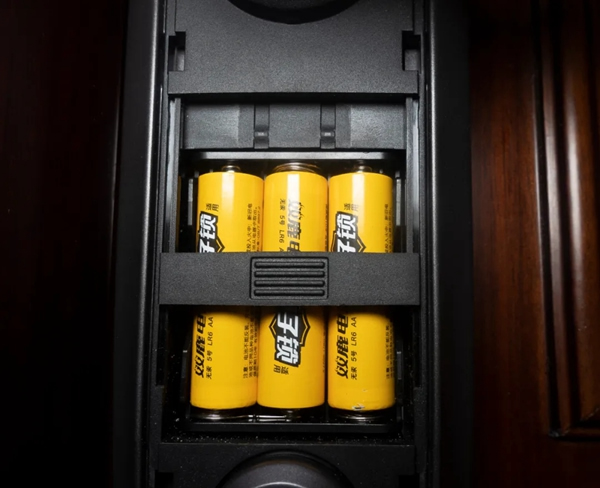 螢石智能家居:智能鎖、監(jiān)控、門鈴三合一的可視門鎖體驗