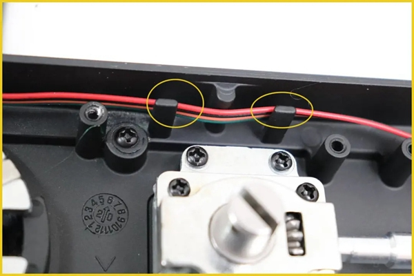 顏值超群，內在有料！行業權威媒體拆機測評KUB-KX9智能鎖!