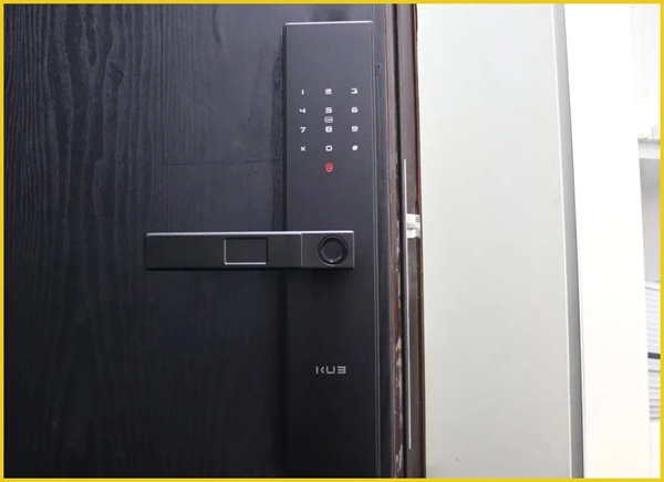 顏值超群，內在有料！行業權威媒體拆機測評KUB-KX9智能鎖!
