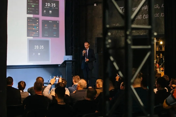 河?xùn)|智能家居俄羅斯團(tuán)隊(duì)舉辦2021年經(jīng)銷(xiāo)商大會(huì)