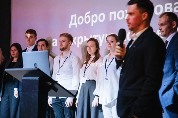 河?xùn)|智能家居俄羅斯團(tuán)隊(duì)舉辦2021年經(jīng)銷(xiāo)商大會(huì)