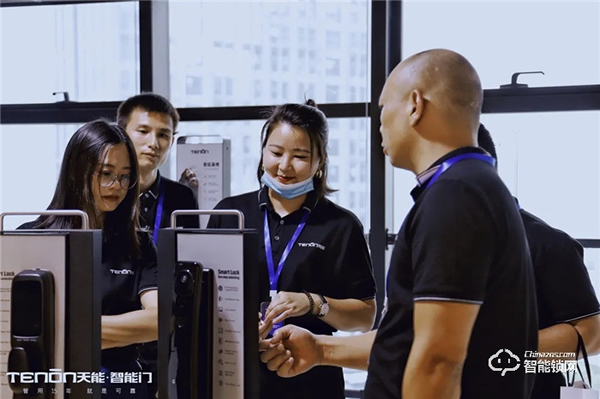 智聯世界·亞太天能2021年度招商大會暨智能門鎖新品發布會完美收官！