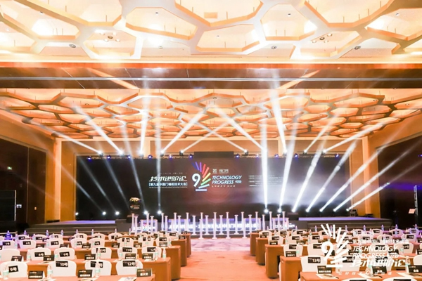 頂固安全門鎖“和”、“界”、“隱”系列室內指紋鎖榮獲工藝技術金智獎