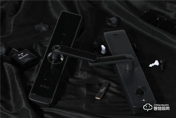 榮事達智能鎖‖一戶七人下樓做核酸，全部忘帶鑰匙！建議安裝智能鎖！