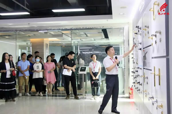 南海企業(yè)齊聚匯泰龍,來了一場“商業(yè)秘密保護”培訓(xùn)! 南海企業(yè)齊聚匯泰龍,來了一場“商業(yè)秘密保護”培訓(xùn)!