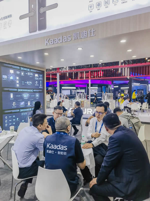Kaadas凱迪仕重磅亮相雙展會(huì),助力智能鎖行業(yè)高質(zhì)量發(fā)展! Kaadas凱迪仕重磅亮相雙展會(huì),助力智能鎖行業(yè)高質(zhì)量發(fā)展!