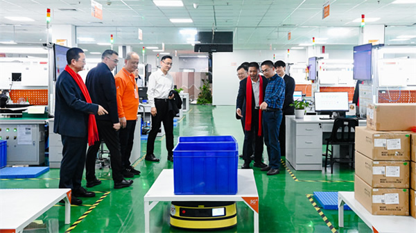 狄耐克攜手廈門聯(lián)通,打造5G智慧工廠,加快生產(chǎn)數(shù)字化升級 狄耐克攜手廈門聯(lián)通,打造5G智慧工廠,加快生產(chǎn)數(shù)字化升級