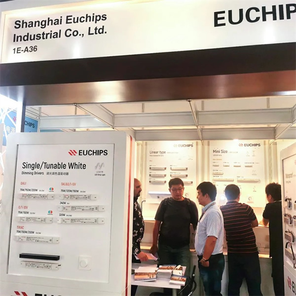 展會回顧 | 歐切斯驚艷亮相香港國際秋季燈飾展,引領智能調光新潮流 展會回顧 | 歐切斯驚艷亮相香港國際秋季燈飾展,引領智能調光新潮流