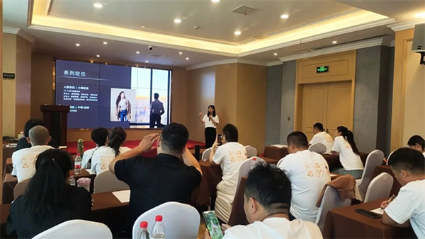 濟(jì)南站丨AI家居2023年增長(zhǎng)北部半年度經(jīng)銷商大會(huì)成功召開