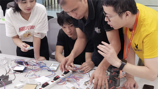 同步智能，追光共贏！思碼光第1期新商培訓(xùn)營(yíng)圓滿收官