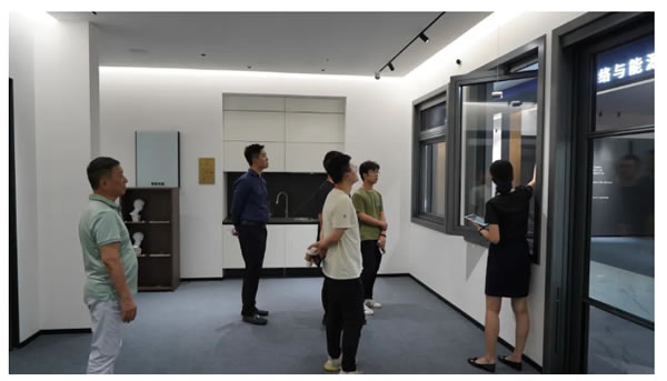 云沐資本、廣東保倫電子團(tuán)隊(duì)一行蒞臨淇特科技參觀交流 云沐資本、廣東保倫電子團(tuán)隊(duì)一行蒞臨淇特科技參觀交流