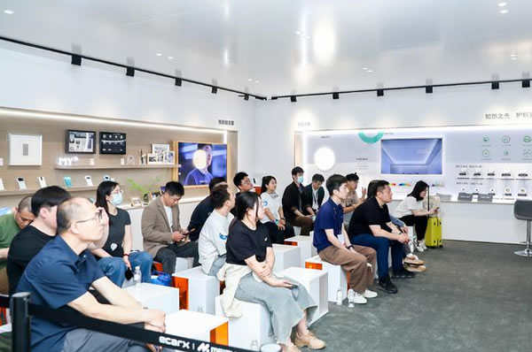 將「如然之光」帶到上海國際車展,lipro 智能家居走在行業前端 將「如然之光」帶到上海國際車展,lipro 智能家居走在行業前端