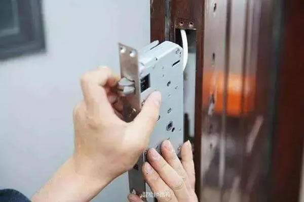 云碩智能鎖多方位保護你的家,靠譜就選它!_8