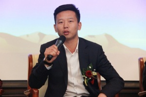 兄弟木門-劉名軒